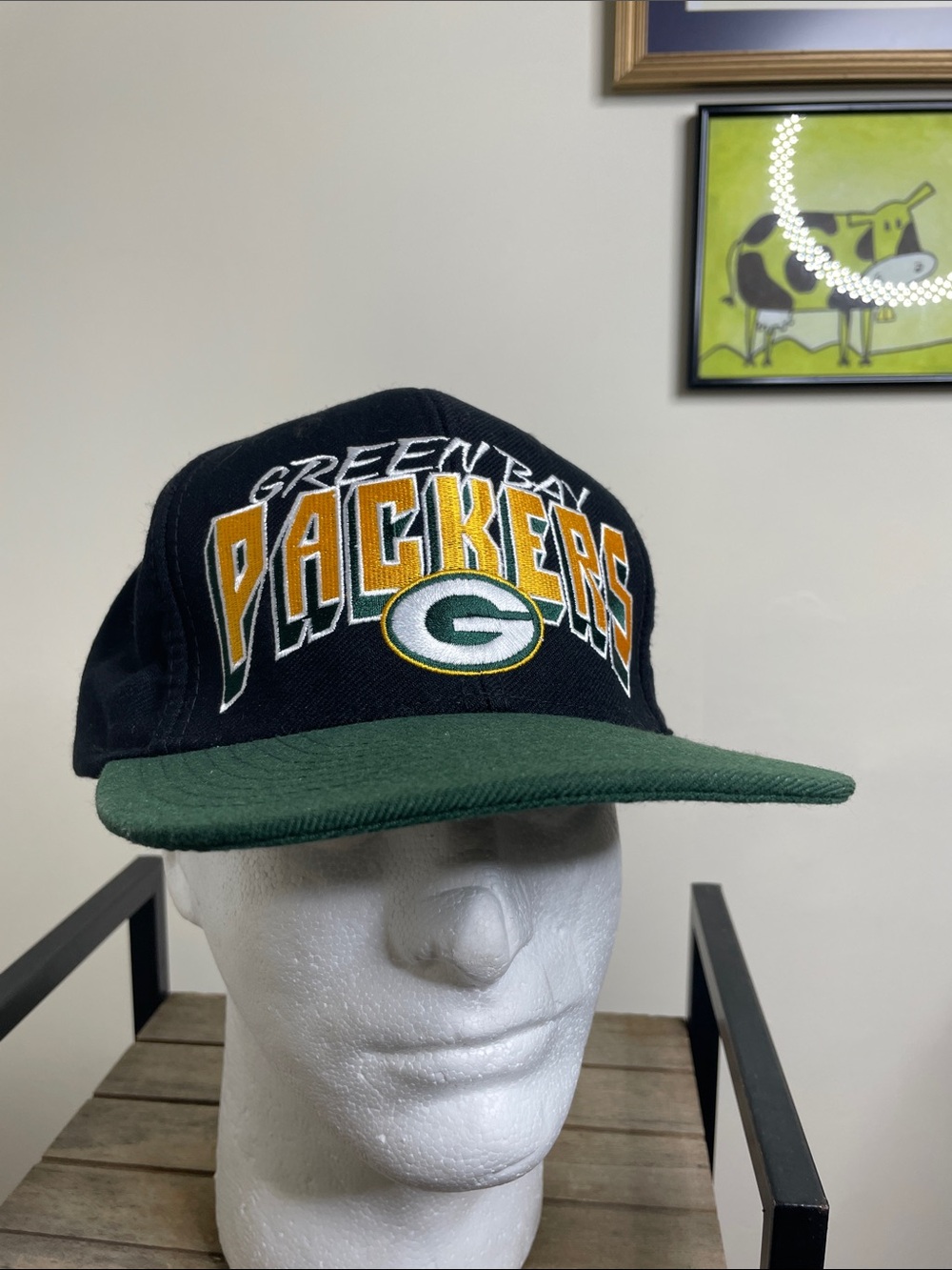 Green Bay Packers Reebok Black NFL Team Apparel Hat with Blue and Red Logo. Nice